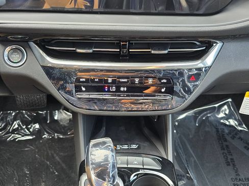 New 2026 Buick Envista Avenir FWD image 17