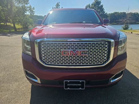 Used 2017 GMC Yukon Denali w/ Open Road Package AWD/4WD image 12
