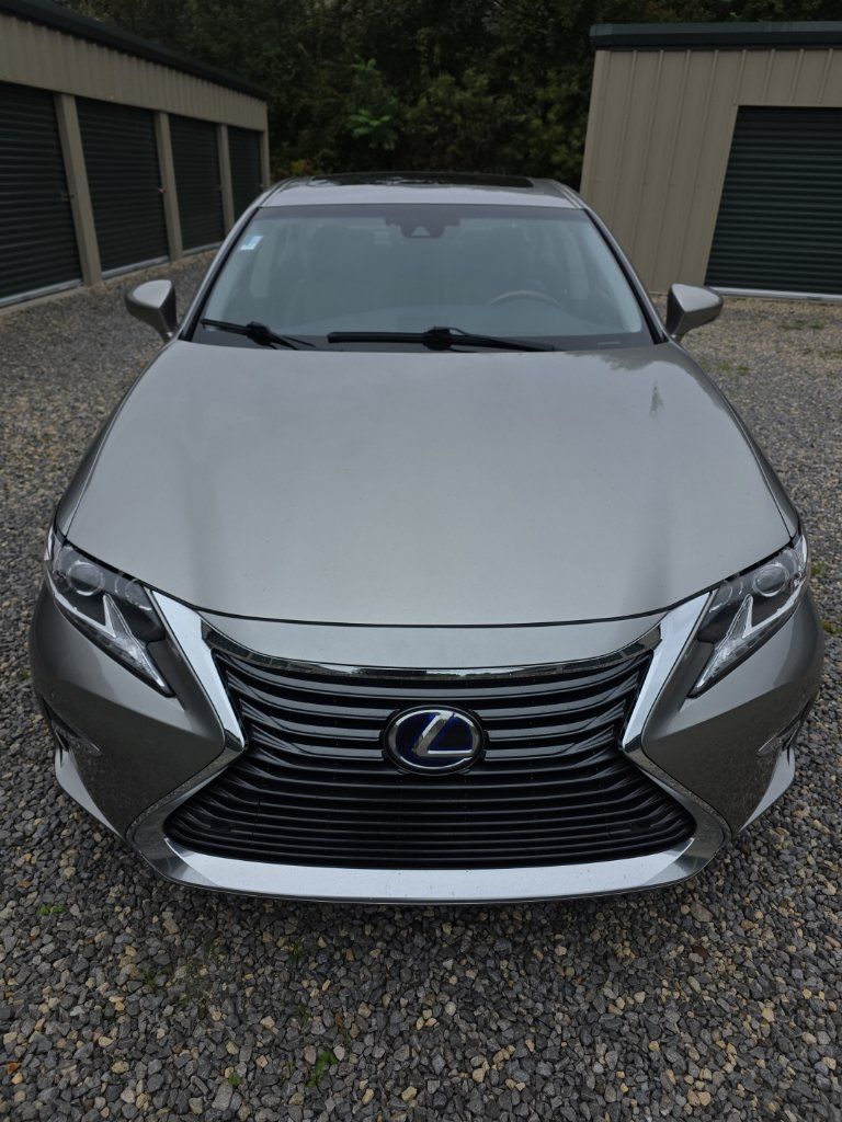 Used 2018 Lexus ES 300h FWD image 11