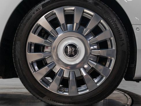 Used 2019 Rolls-Royce Phantom Sedan RWD image 46