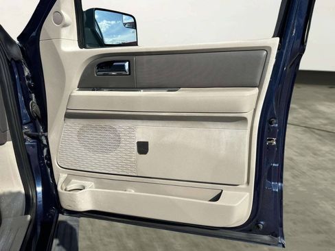 Used 2014 Ford Expedition XLT RWD image 18