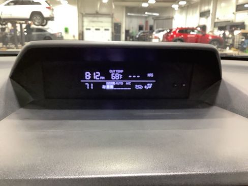 Certified 2021 Subaru Crosstrek 2.0i Premium w/ Moonroof Package image 21