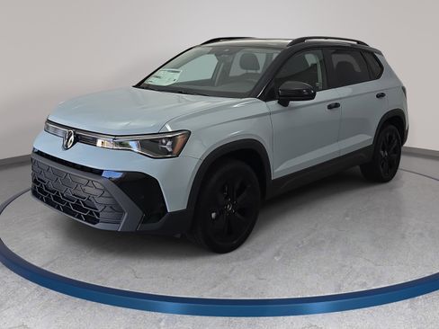 New 2026 Volkswagen Taos SE FWD image 1