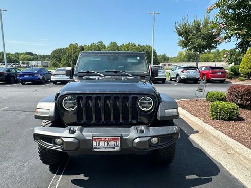 Used 2022 Jeep Wrangler Sport AWD/4WD image 2