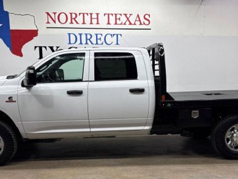 Used 2024 RAM 2500 Tradesman w/ Chrome Appearance Group image 10