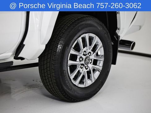 Used 2025 Toyota Tacoma Limited AWD/4WD image 12