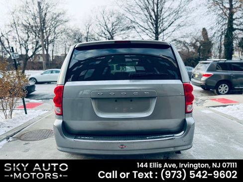 Used 2014 Dodge Grand Caravan SXT image 5