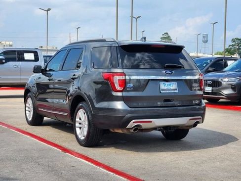 Used 2016 Ford Explorer XLT w/ Equipment Group 202A FWD image 7