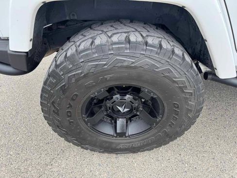 Used 2016 Jeep Wrangler Unlimited Sahara AWD/4WD image 38