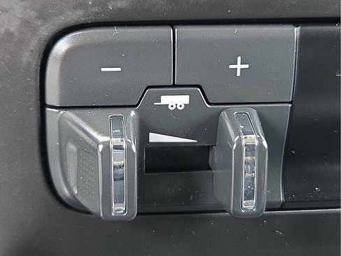 Used 2023 RAM 1500 Classic SLT w/ Trailer & Traction Group image 19