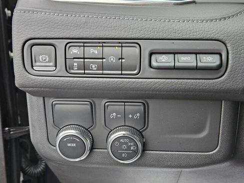 Used 2023 GMC Yukon Denali image 31