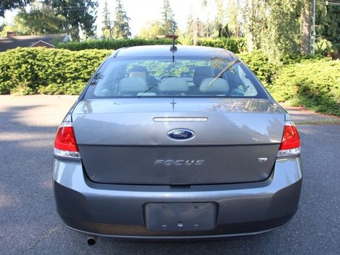 Used 2010 Ford Focus SE FWD image 10