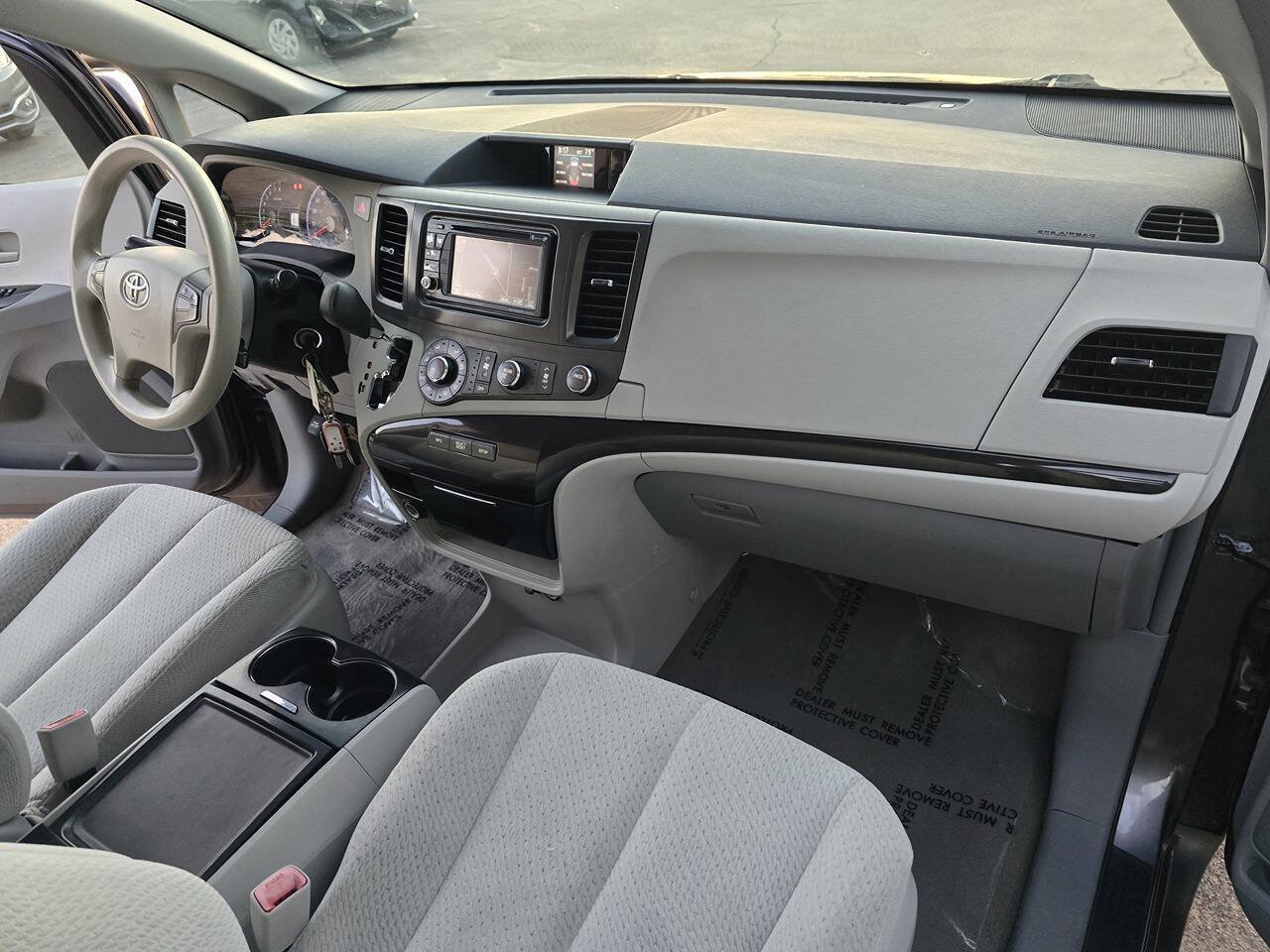 Used 2012 Toyota Sienna LE FWD image 23