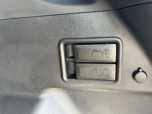 Used 2022 Chevrolet Equinox LT AWD/4WD image 24