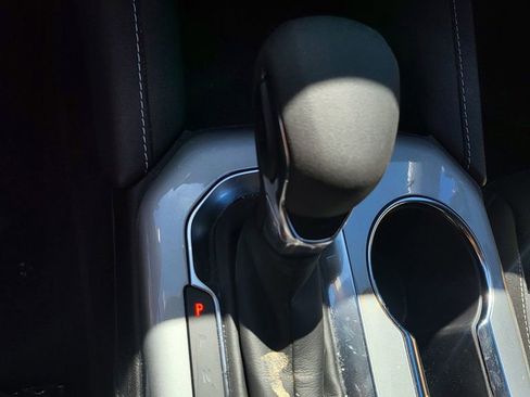 Used 2025 Chevrolet Blazer LT image 9