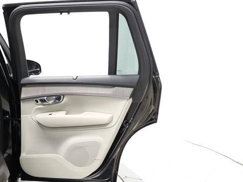 Used 2025 Volvo XC90 T8 Plus w/ Protection Package Premier AWD/4WD image 77