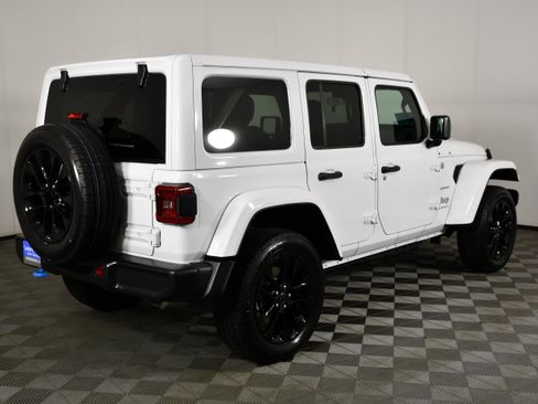 Used 2024 Jeep Wrangler Unlimited Sahara AWD/4WD image 6