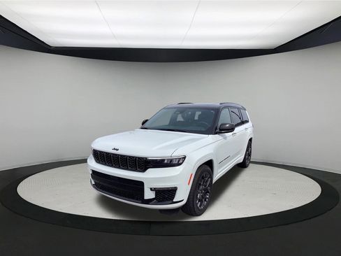 Used 2025 Jeep Grand Cherokee L Summit AWD/4WD image 4