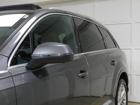 Used 2021 Audi Q7 3.0T Premium Plus w/ Premium Plus Package AWD/4WD image 15