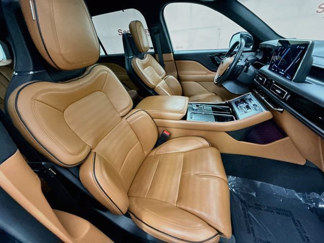 Used 2023 Lincoln Aviator Black Label w/ Dynamic Handling Package AWD/4WD image 30