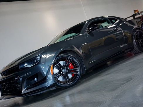 Used 2018 Chevrolet Camaro ZL1 image 83