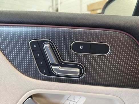 Certified 2023 Mercedes-Benz GLB 250 4MATIC image 14