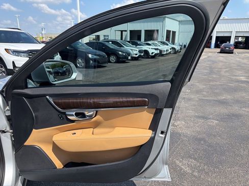Used 2018 Volvo S90 T5 Momentum w/ Convenience Package image 34