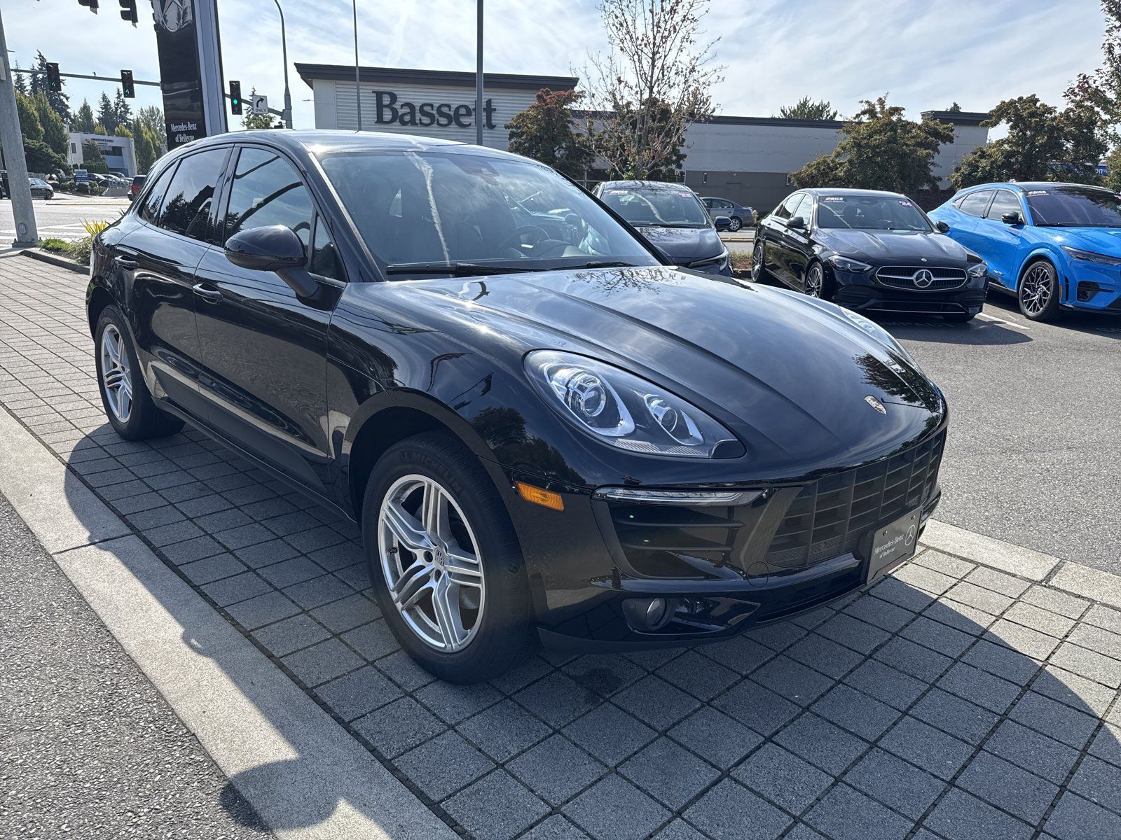 Used 2018 Porsche Macan AWD/4WD image 3