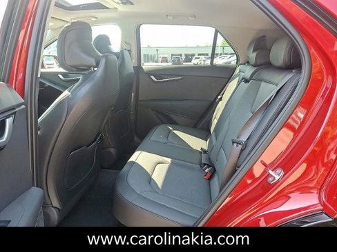 New 2025 Kia Niro SX image 6
