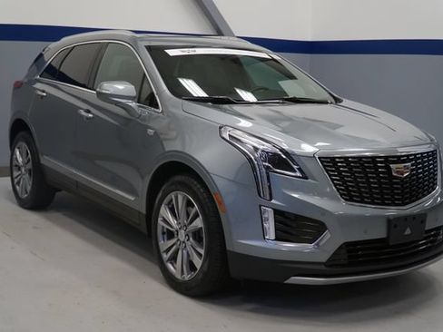 Certified 2024 Cadillac XT5 Premium Luxury w/ LPO, Floor Liner Package AWD/4WD image 9