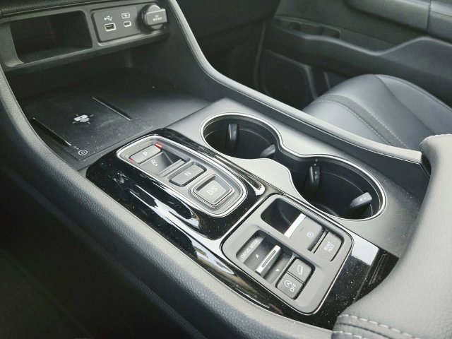 Used 2025 Honda Pilot EX-L image 19