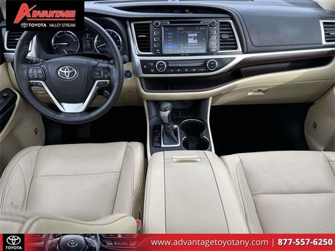 Used 2015 Toyota Highlander Limited Platinum image 17