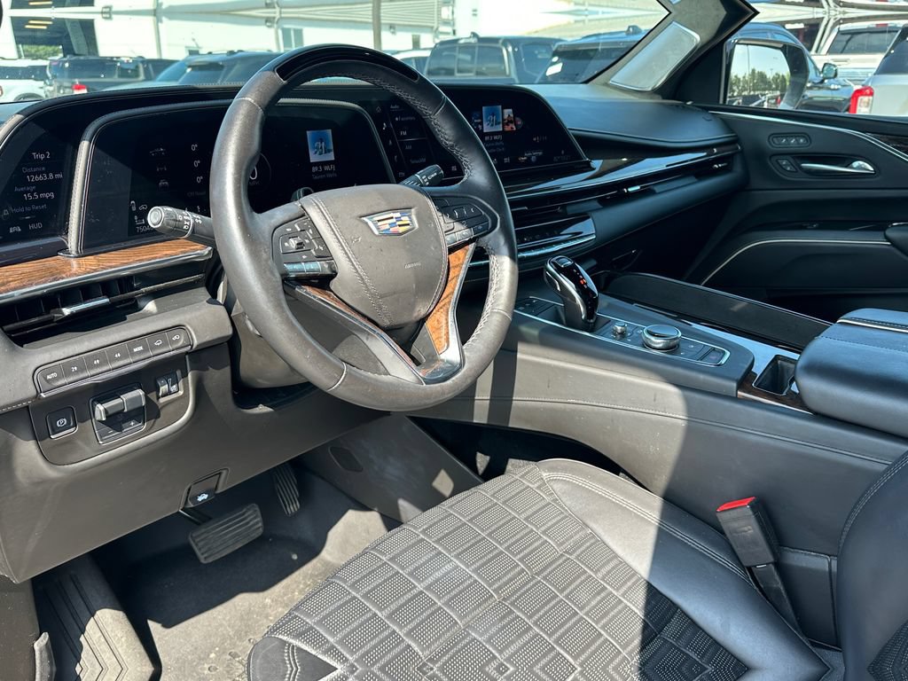 Used 2021 Cadillac Escalade Sport Platinum w/ LPO, ONYX Package AWD/4WD image 16