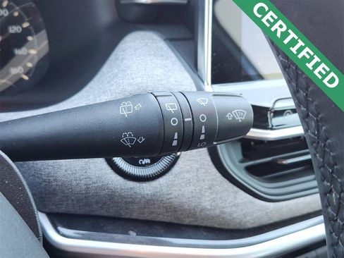 Used 2023 Jeep Compass Latitude image 31