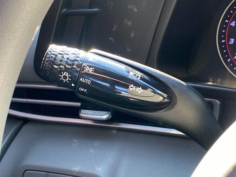 Used 2023 Hyundai Elantra SEL FWD image 21