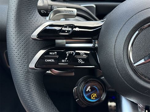 Certified 2025 Mercedes-Benz GLB 35 AMG 4MATIC image 25