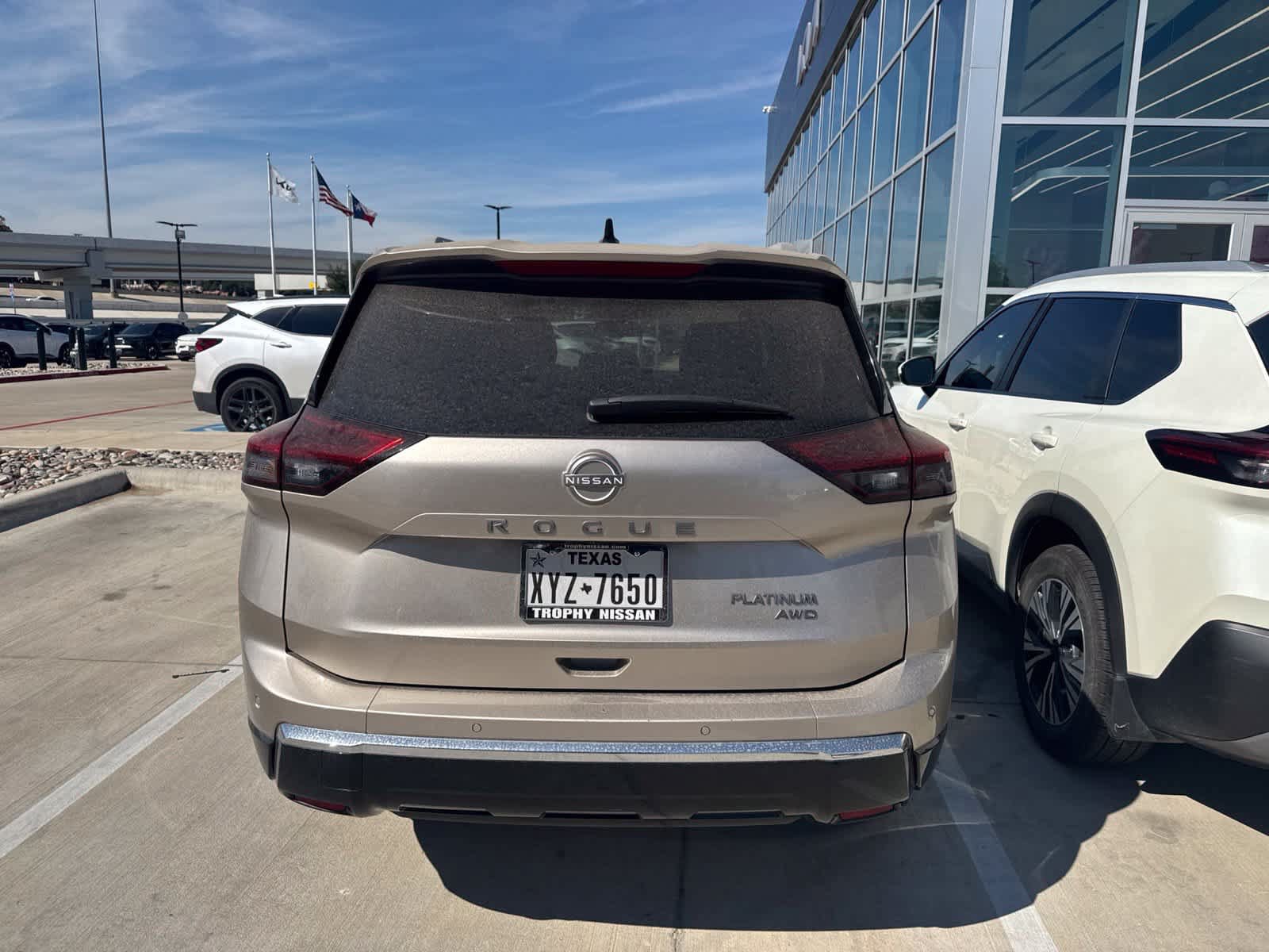Used 2026 Nissan Rogue Platinum AWD/4WD image 5