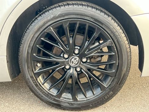Used 2019 Toyota Camry SE image 14