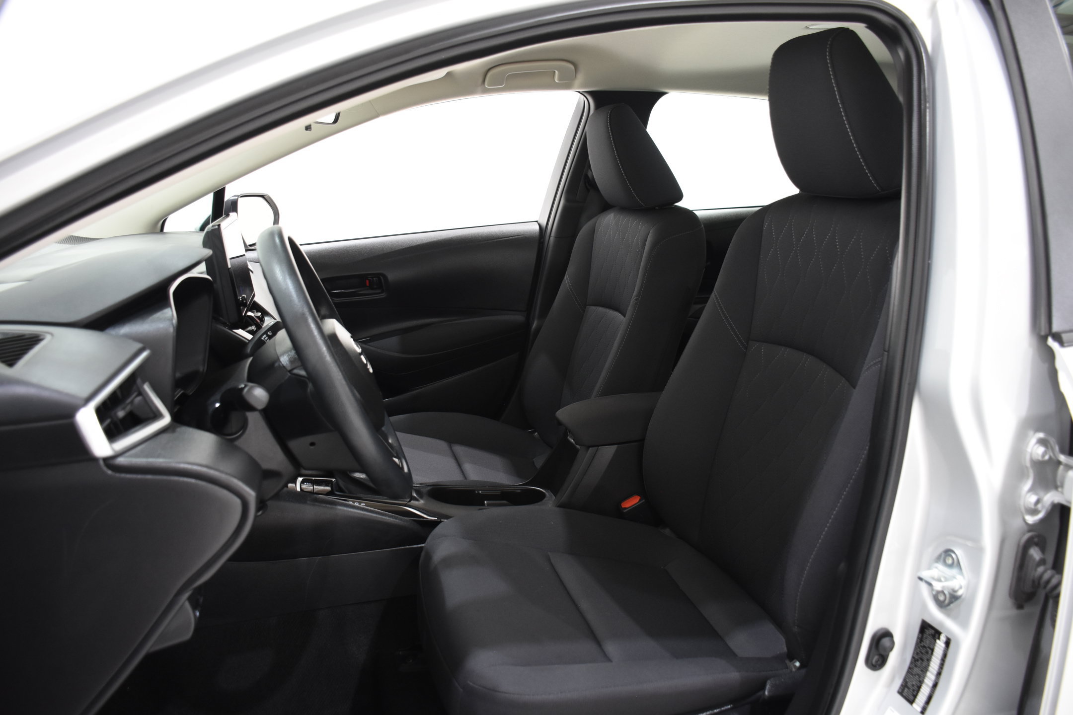 Used 2024 Toyota Corolla LE w/ LE Convenience Package FWD image 21