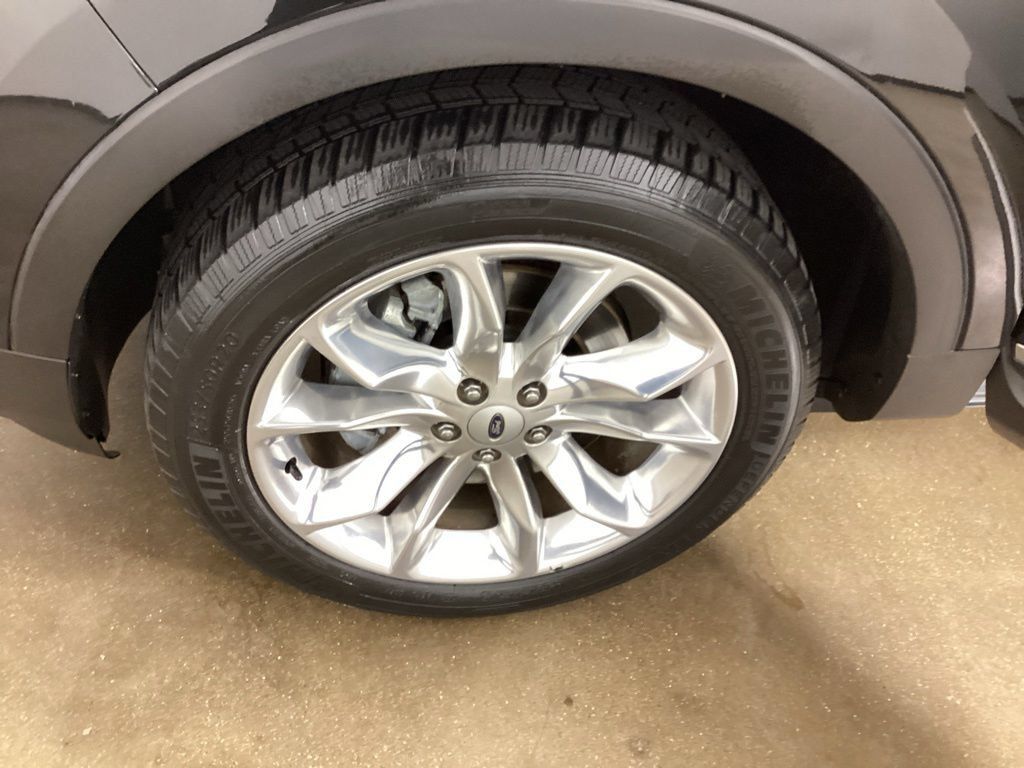 Used 2015 Ford Explorer Limited w/ Equipment Group 302A AWD/4WD image 29