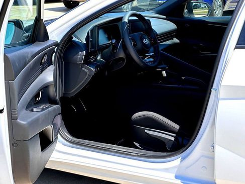 Used 2025 Hyundai Elantra Sport w/ Cargo Package FWD image 11