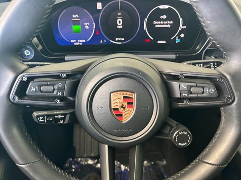 Certified 2025 Porsche Macan Electric RWD image 23