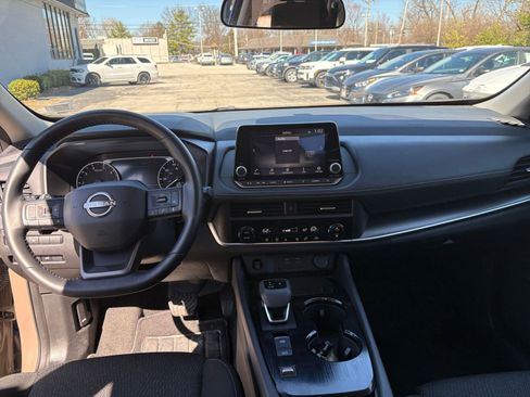 Used 2025 Nissan Rogue SV image 33