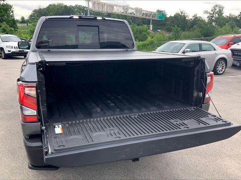 Used 2023 Nissan Titan PRO-4X w/ Pro-4x Convenience Package AWD/4WD image 4