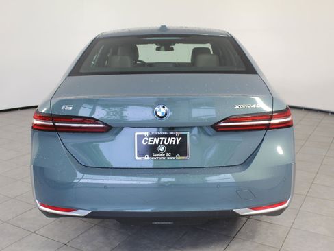 Used 2026 BMW i5 eDrive40 image 9