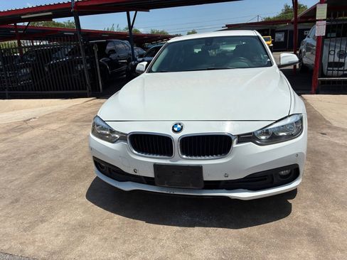 Used 2017 BMW 320i Sedan RWD image 7