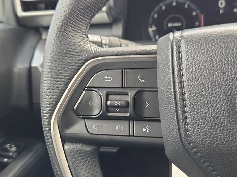 Used 2025 Toyota Tacoma TRD Sport AWD/4WD image 18