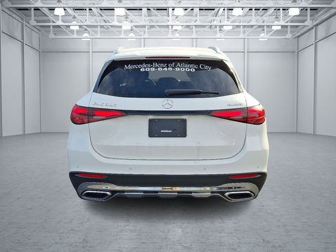 Certified 2025 Mercedes-Benz GLC 300 4MATIC image 5