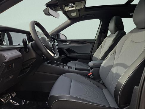 New 2026 Volkswagen Tiguan SE R-Line image 17