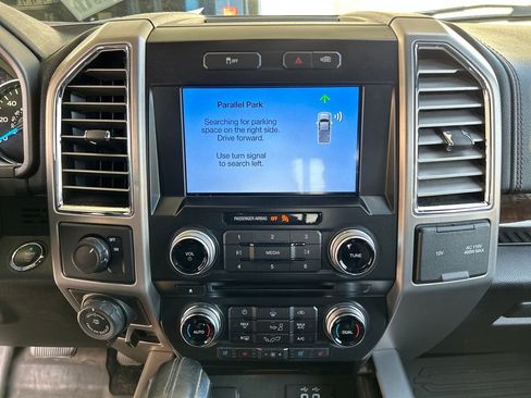 Used 2016 Ford F150 Platinum w/ Equipment Group 701A Luxury image 16